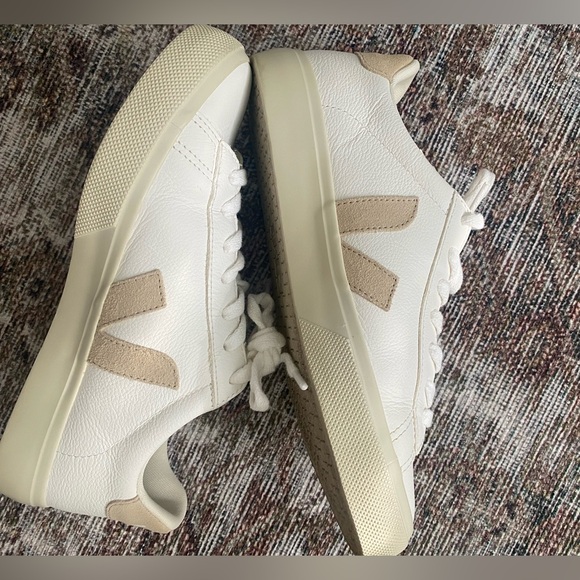 Veja Women's Campo Sneaker - Picture 5 of 8